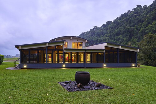 Eco-luxury nestled in off-grid private paradise. Cradled by virgin river!