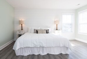 3 bedrooms, desk, WiFi