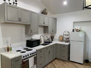 Refrigerador, microondas, horno, placa de cocina