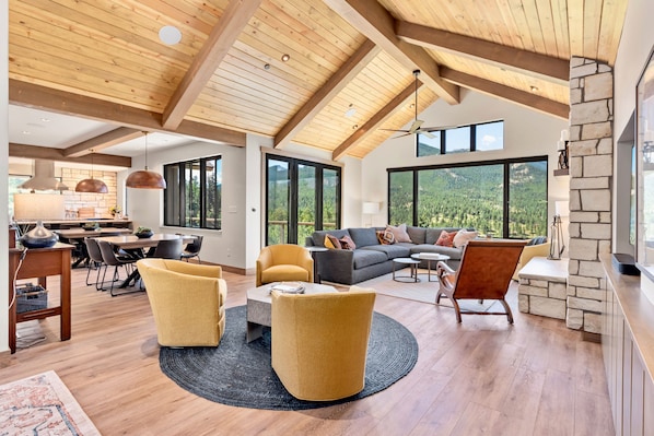 TV, fireplace, ping pong, offices