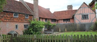 Delightful 4BD Home full of Flair Edenbridge Kent