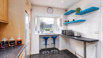 Fridge, microwave, oven, dishwasher
