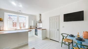 Fridge, oven, dishwasher, toaster