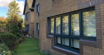 NEW Super 2BD Flat near Dalkeith Town Centre