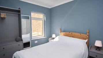 2 bedrooms, iron/ironing board, WiFi, bed sheets