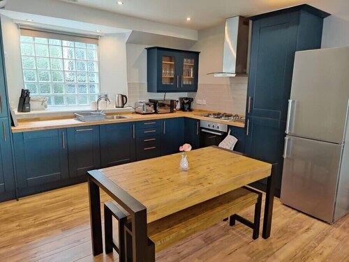 Fabulous 2BD Maisonette Dunfermline, Fife