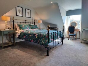 2 bedrooms, iron/ironing board, travel cot, WiFi
