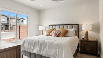 4 slaapkamers, een strijkplank/strijkijzer, wifi, beddengoed