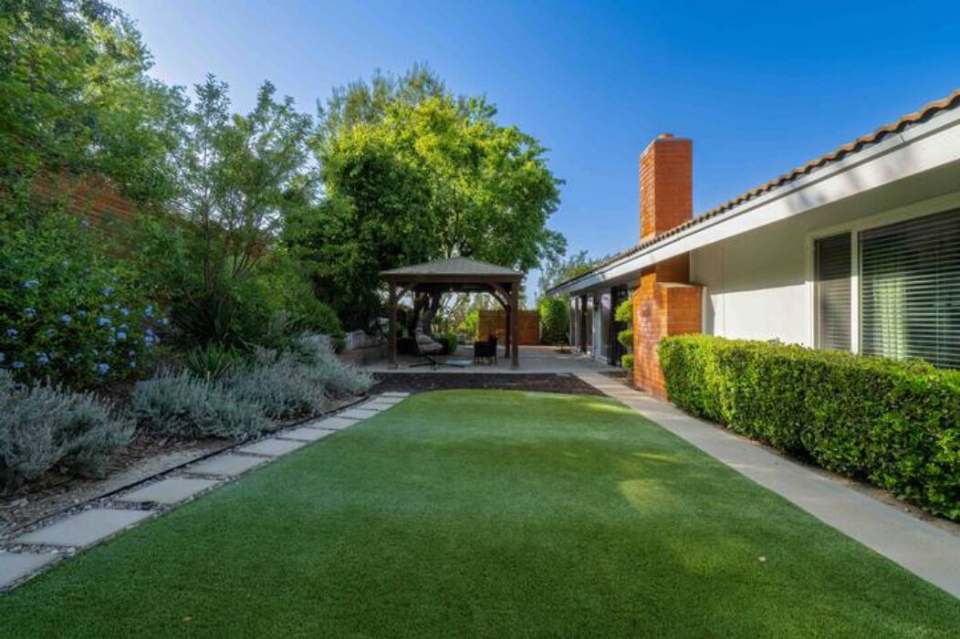 The Crest Haven, Arcades, Game Room, Spacious Backyard, Parking, AC, TV Bedrooms