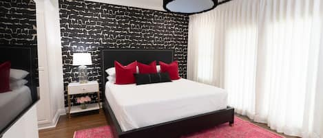 3 bedrooms, travel crib, free WiFi, bed sheets