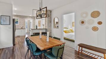 3 bedrooms, desk, iron/ironing board, WiFi