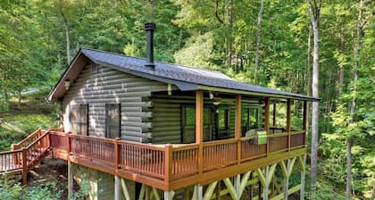 Hidden Gem Near Blue Ridge – Hot Tub, Views & Mountain Charm