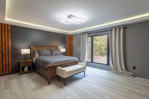 4 bedrooms, iron/ironing board, travel cot, free WiFi