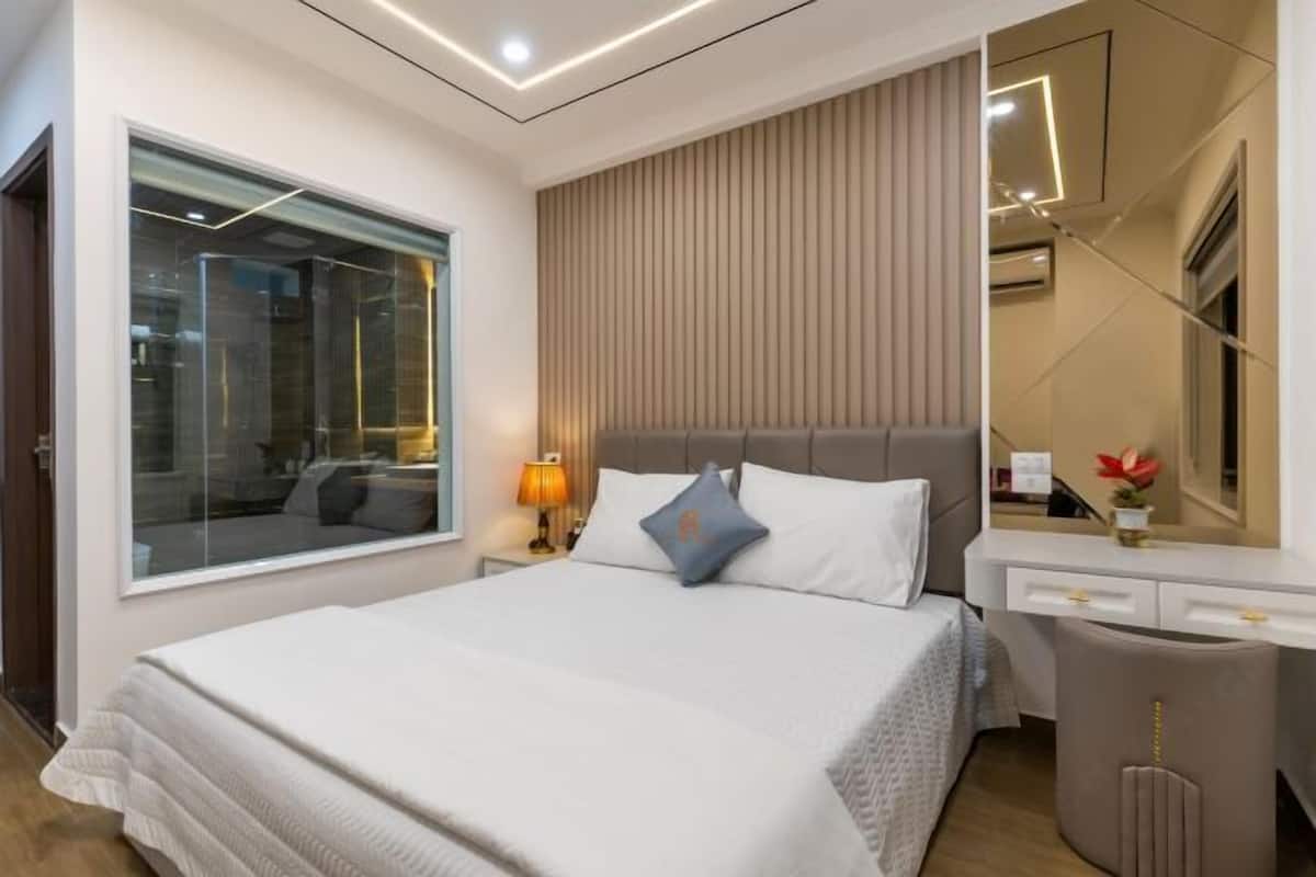Bộ đồ giường cao cấp, nệm có lớp đệm bông, minibar