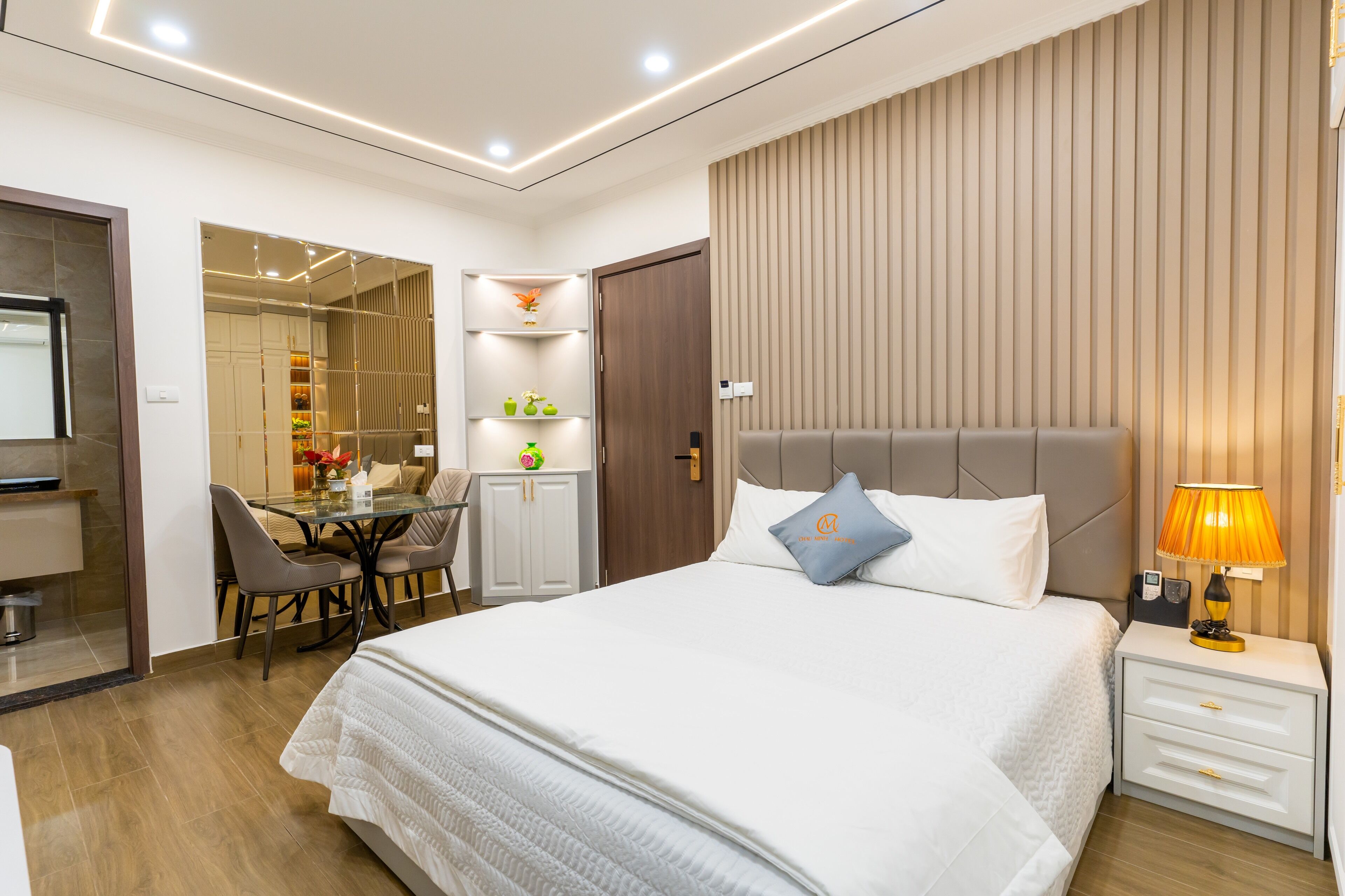 Basic Studio | Premium bedding, pillowtop beds, minibar, laptop workspace