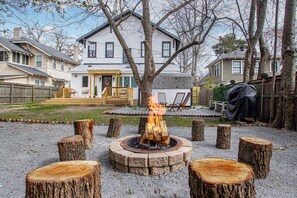 Terrace/patio - Family-sized Historic Sallie Peay House! 10 mins walk to Children's Hospital! (Little Rock)