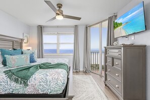 2 bedrooms, iron/ironing board, WiFi, bed sheets - 102 Beachfront Condo: Views, Heated Pool, Walk to Dwtn (Fort Myers Beach)