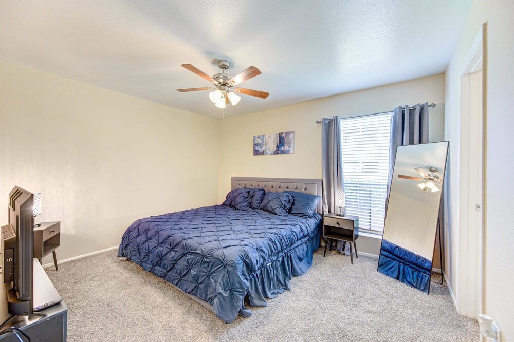 Elegant Houston Hub Near Med Ctr/NRG/Galleria/Downtown Houston Vrbo