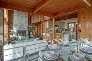 Dining - 3 Br: N Westridge 222-7 Alpenglow: 3BR,2 Bath (Snowshoe)
