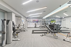 Fitness facility - "Faith of Evanston" 180°view, 2BDR +2Bath Urban luxury (Evanston)