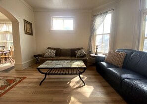 Living area - BudgetStay Rentals Private Room (Milwaukee)