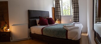 Regent's Park, Sleeps 8, Pet Friendly & Garden