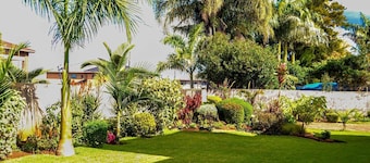 Mount Pleasant - Luxurious 4-Bed Villa