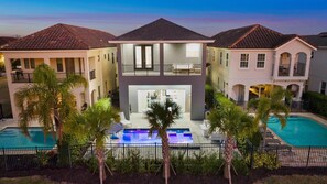 Pool - Fairway Bliss: Private Pool, Theater, Themed Bedrooms, Free Water Park, Golf View (Kissimmee)