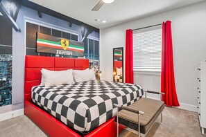 6 bedrooms, iron/ironing board, free WiFi, bed sheets - Fairway Bliss: Private Pool, Theater, Themed Bedrooms, Free Water Park, Golf View (Kissimmee)