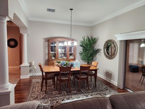 Dining - Luxury Designer home with Golf Course Views (The Villages)