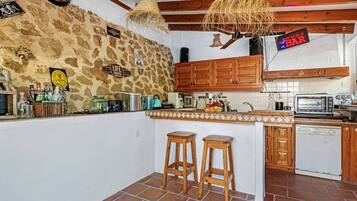 Réfrigérateur, micro-ondes, four, lave-vaisselle