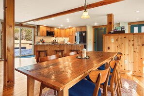 Dining - Grey Wulff on Main - convenient to downtown Rangeley and Saddleback MTN! (Rangeley)
