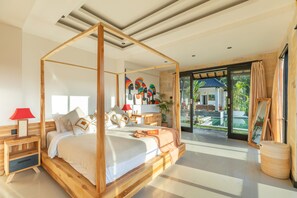 3 bedrooms, WiFi, bed sheets - Villa with sunrise view over volcano (Bali)