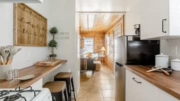 Fridge, microwave, oven