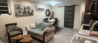Cozy Studio Bungalow Minutes from TRILLITH STUDIOS & Piedmont Hospital