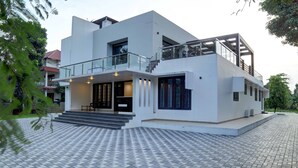 Halaman properti