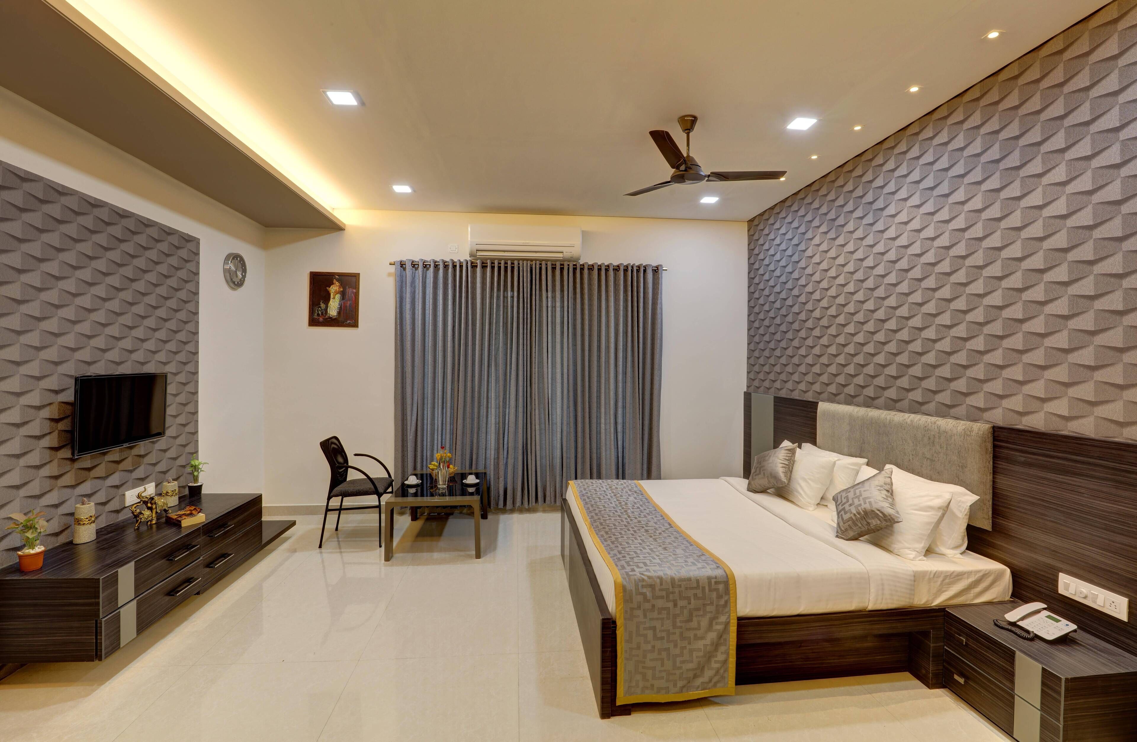 Premium Room | Egyptian cotton sheets, premium bedding, down duvets, in-room safe