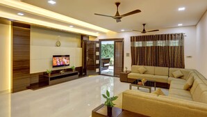 Televisi LCD 32-inci dengan saluran TV kabel