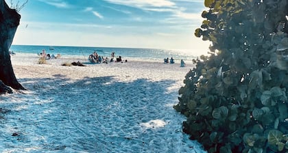 NEW Luxury Getaway Near IMG! Pool, Game Room, Beaches – Limited-Time Offers!