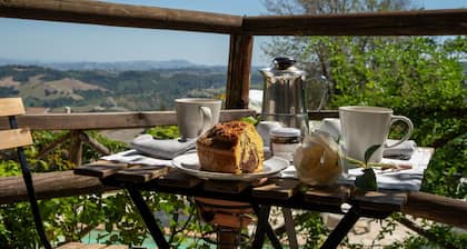 Villa with private pool, stunning views, restaurant and supermarket within walking distance