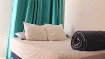 2 Schlafzimmer, Schreibtisch, Bügeleisen/Bügelbrett, kostenloses WLAN