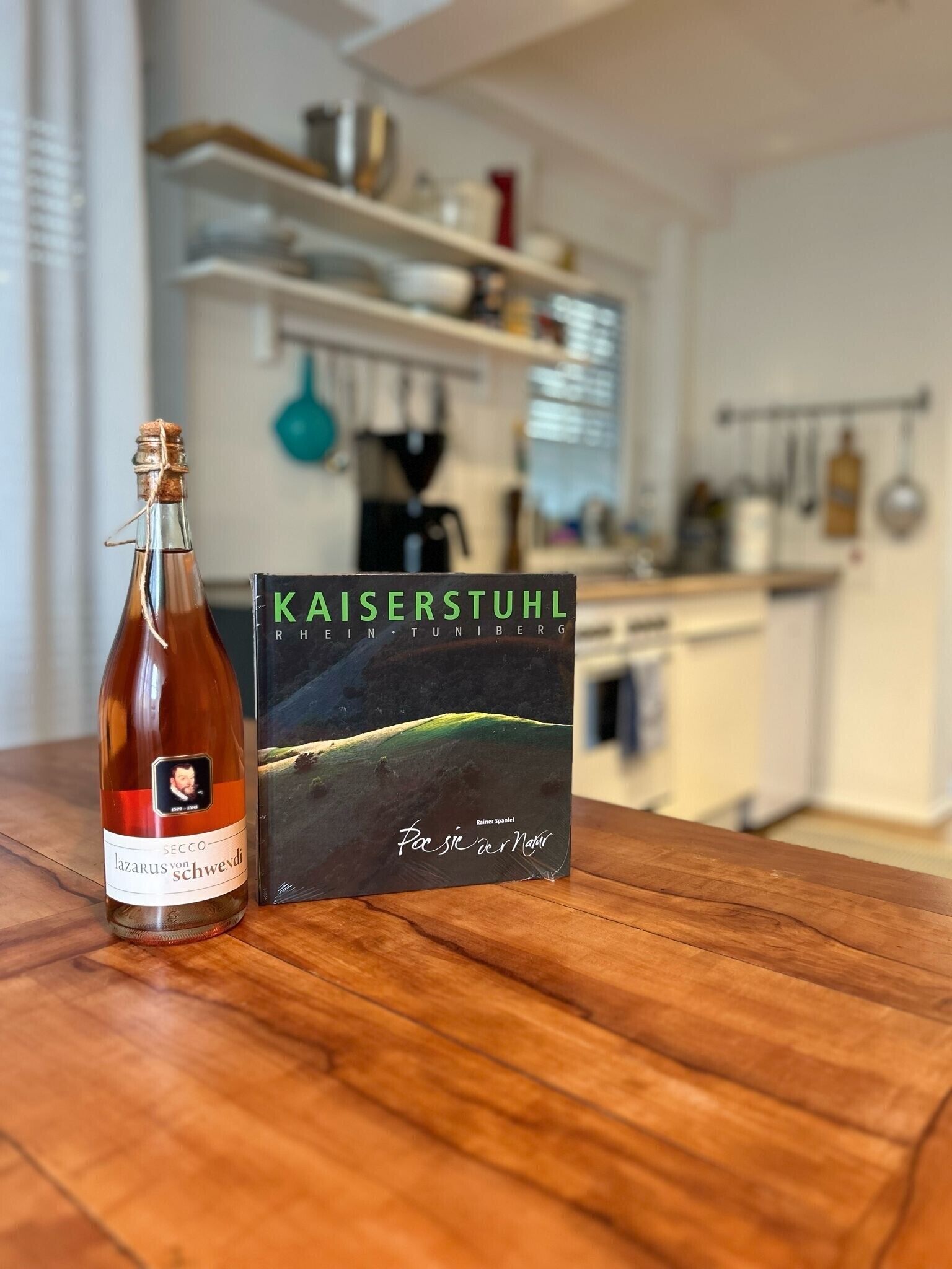 Réfrigérateur, four, plaque de cuisson, cafetière/bouilloire