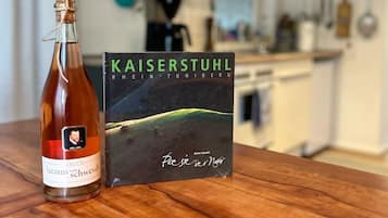 Réfrigérateur, four, plaque de cuisson, cafetiÚre/bouilloire