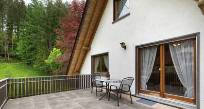 Ferienwohnung Sulzerköpfle" mit Bergblick, privater Terrasse und WLAN