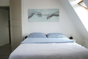 1 bedroom, free WiFi, bed sheets - Apartment 'Ferienwohnung Traumblick' with Balcony and Wi-Fi (Reesdorf)