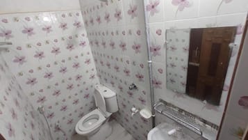 Free toiletries, towels, soap, shampoo