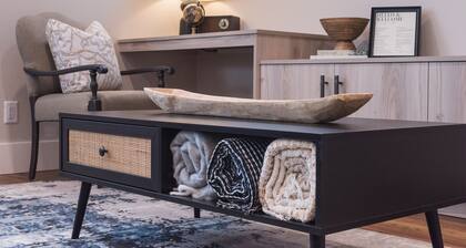 Cozy, Bran New Private fully furnished studio downtown Chilliwack.