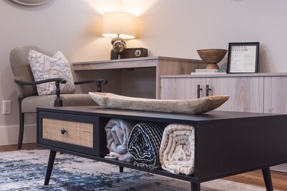 Cozy, Bran New Private fully furnished studio downtown Chilliwack. 