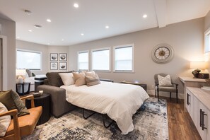 1 dormitorio, escritorio, tabla de planchar con plancha y wifi gratis