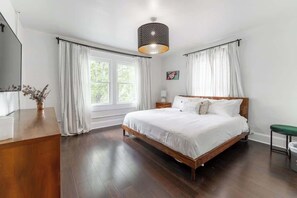 3 bedrooms, iron/ironing board, travel cot, free WiFi